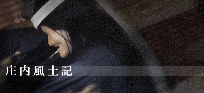 �������y�L